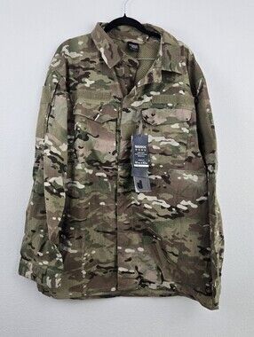 NWT Massif Field Shirt